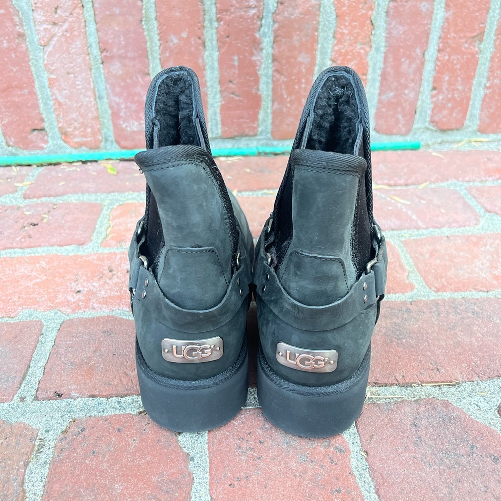 UGG booties 10 - Picture 4 of 7